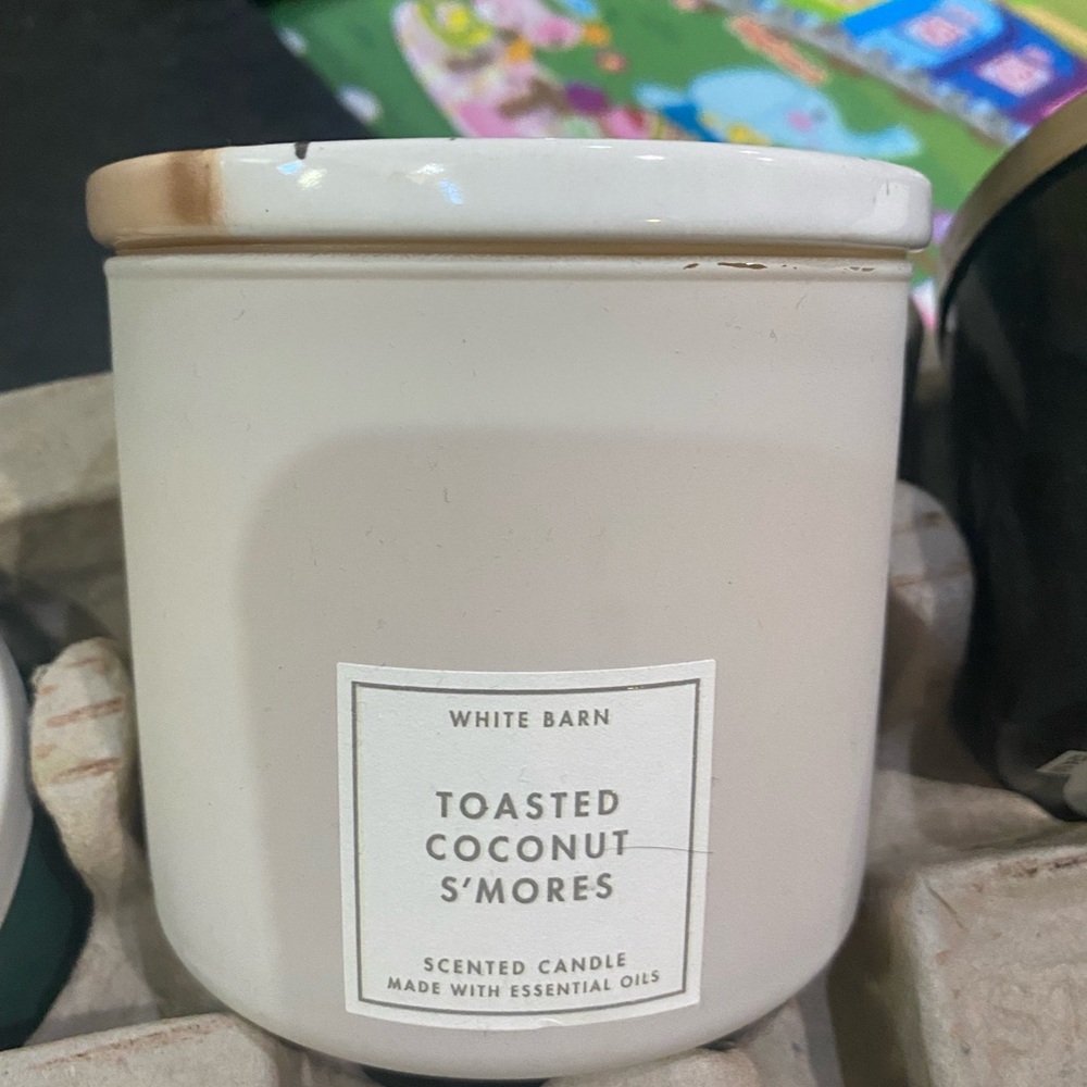 White Barn Cream Scented Candle Bath & Body